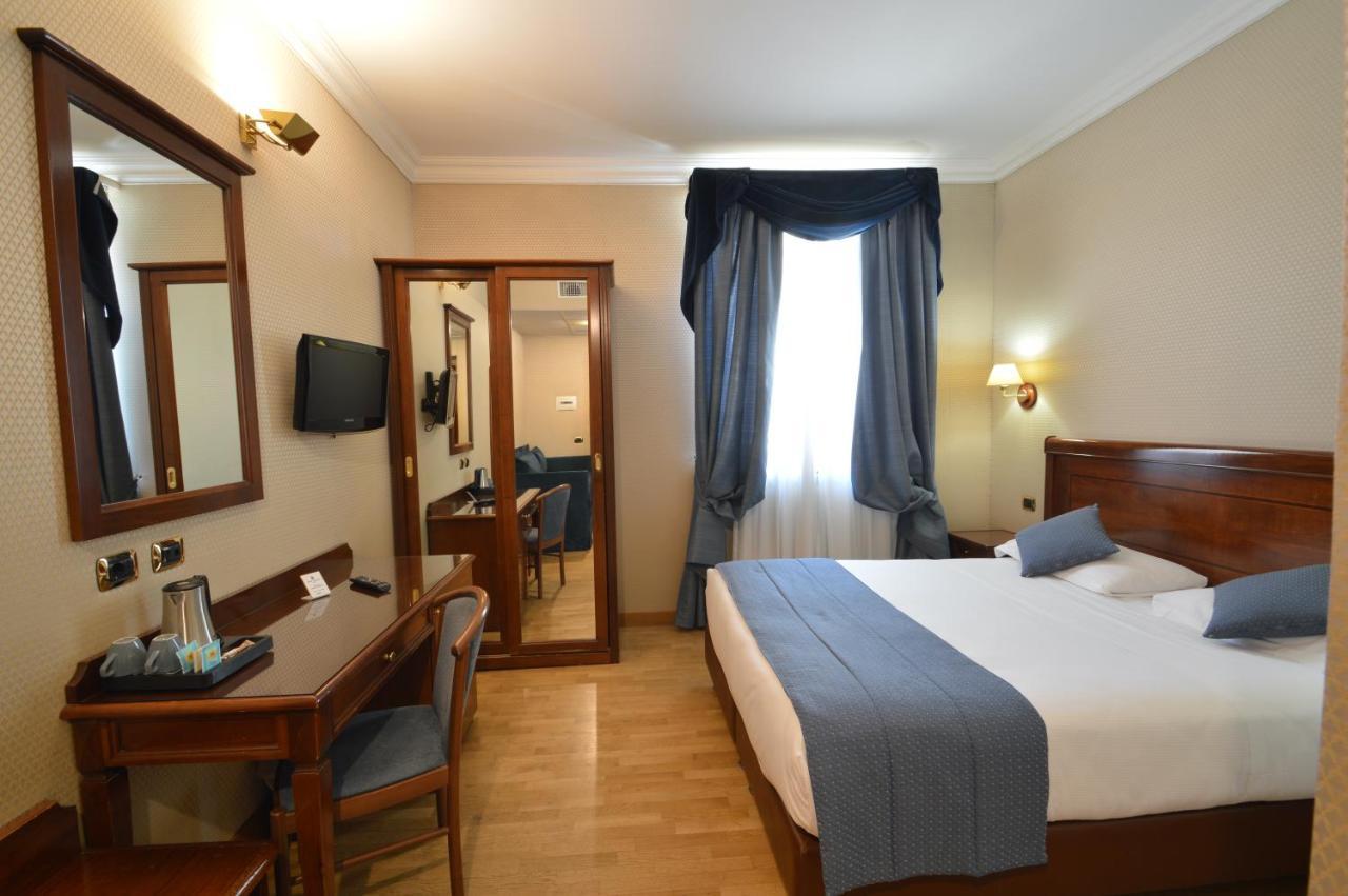 Hotel Montecarlo Roma Esterno foto