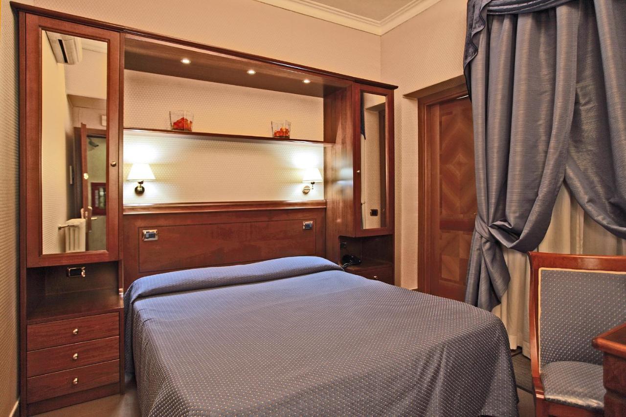 Hotel Montecarlo Roma Esterno foto