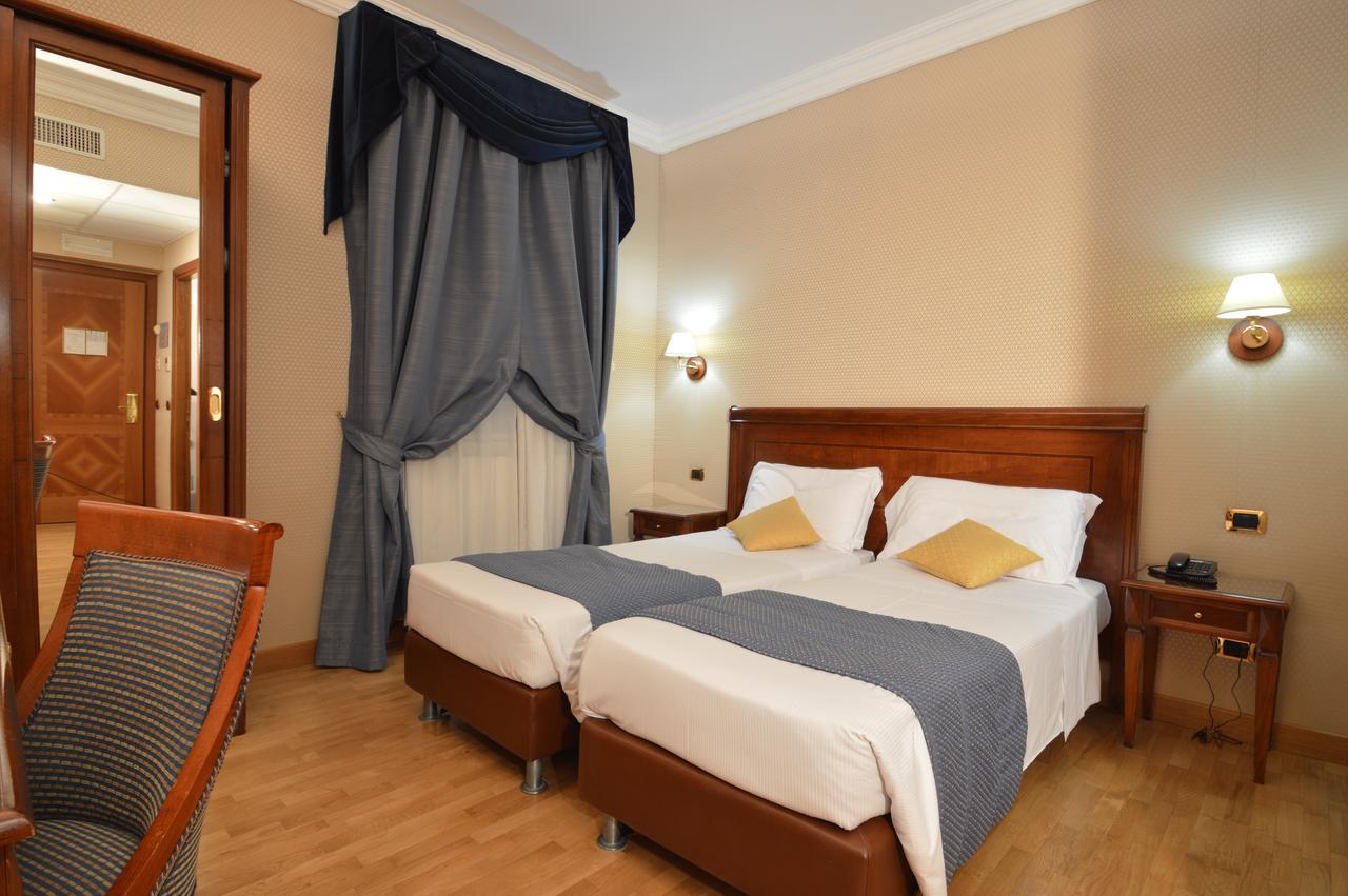 Hotel Montecarlo Roma Esterno foto